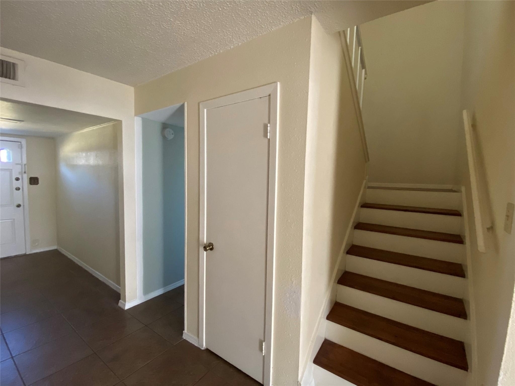 8470 Leawood Boulevard - Photo 7