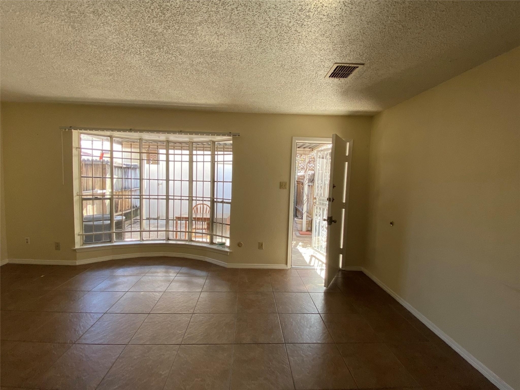 8470 Leawood Boulevard - Photo 5