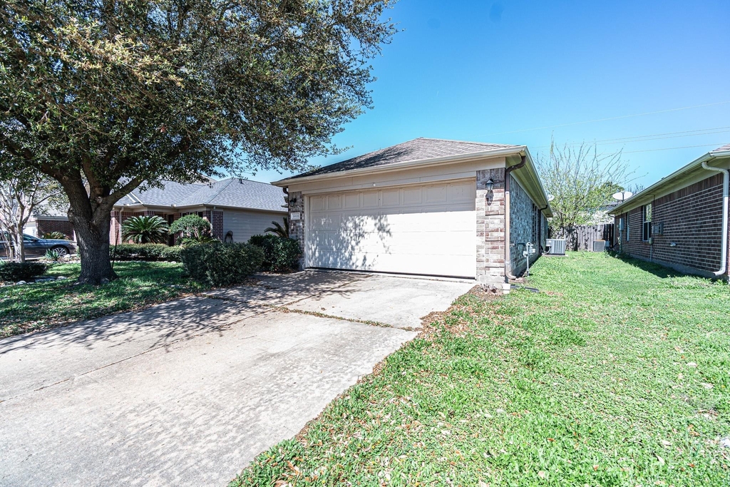 19538 Narcissus Brook Lane - Photo 20