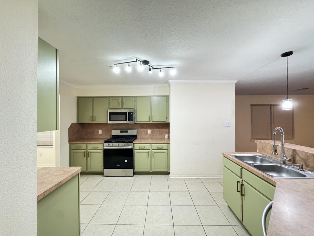 19538 Narcissus Brook Lane - Photo 7