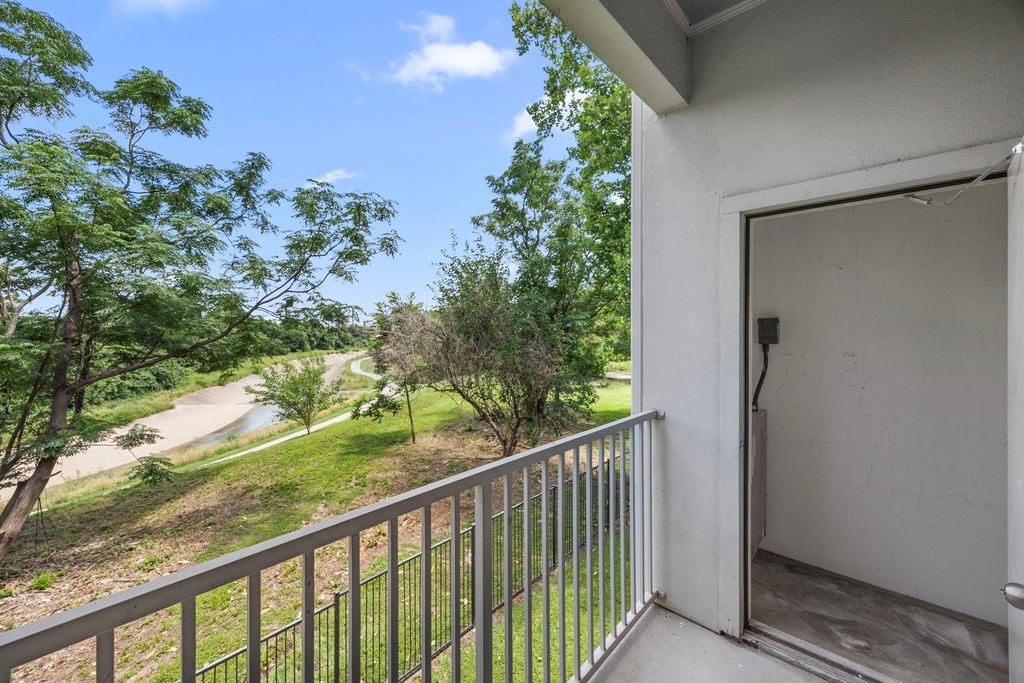 1441 East Street - Photo 14