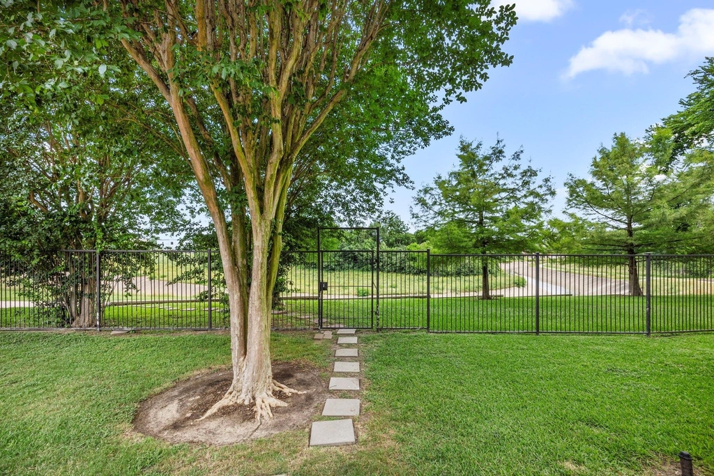 1441 East Street - Photo 16
