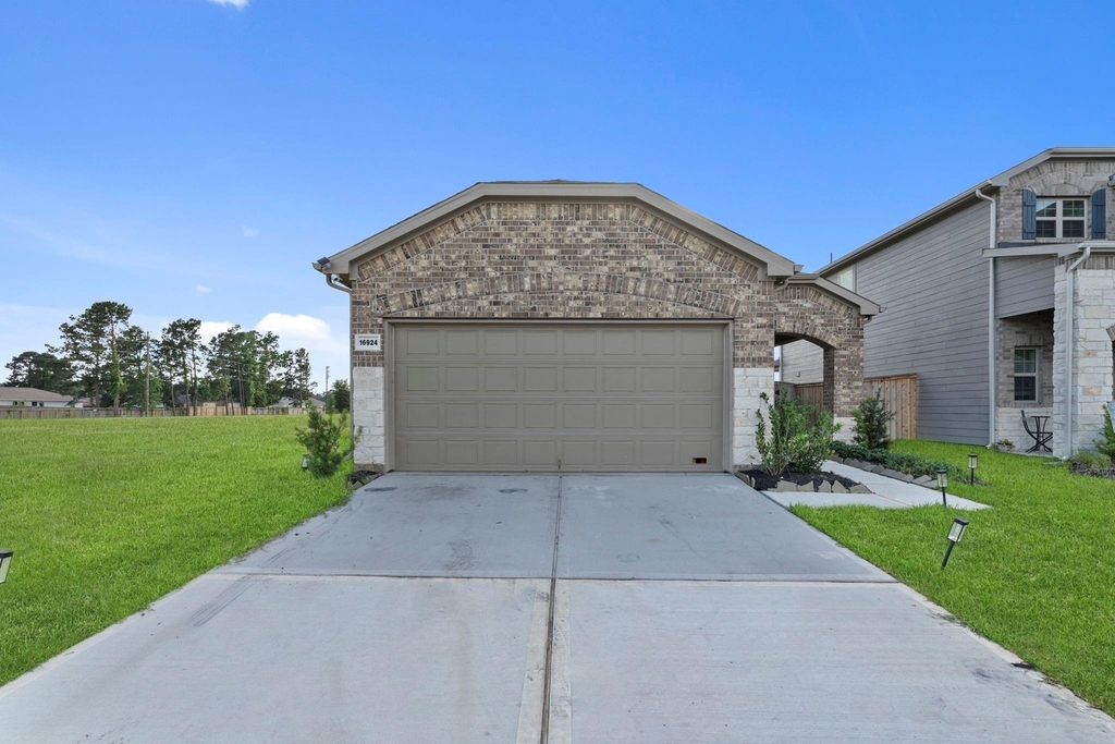 16924 Juniper Blossom Bend - Photo 0