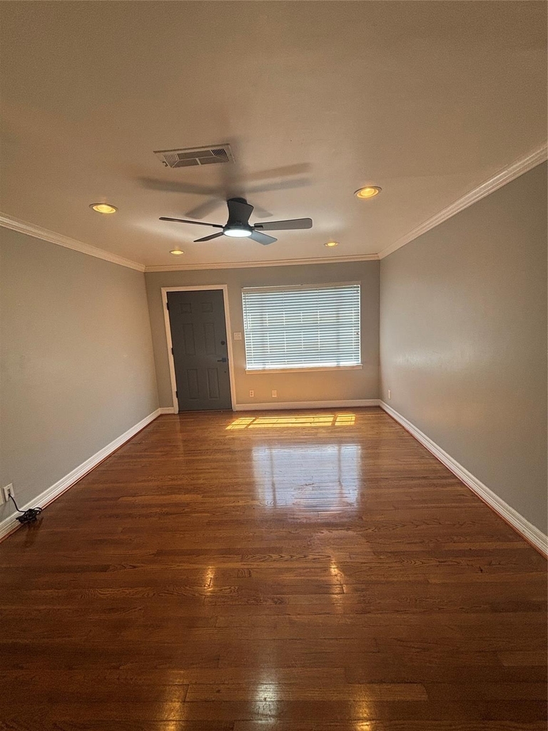 10510 Sierra Drive - Photo 2