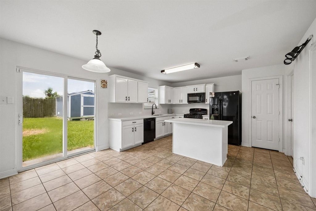 13926 Tinsley Court - Photo 4