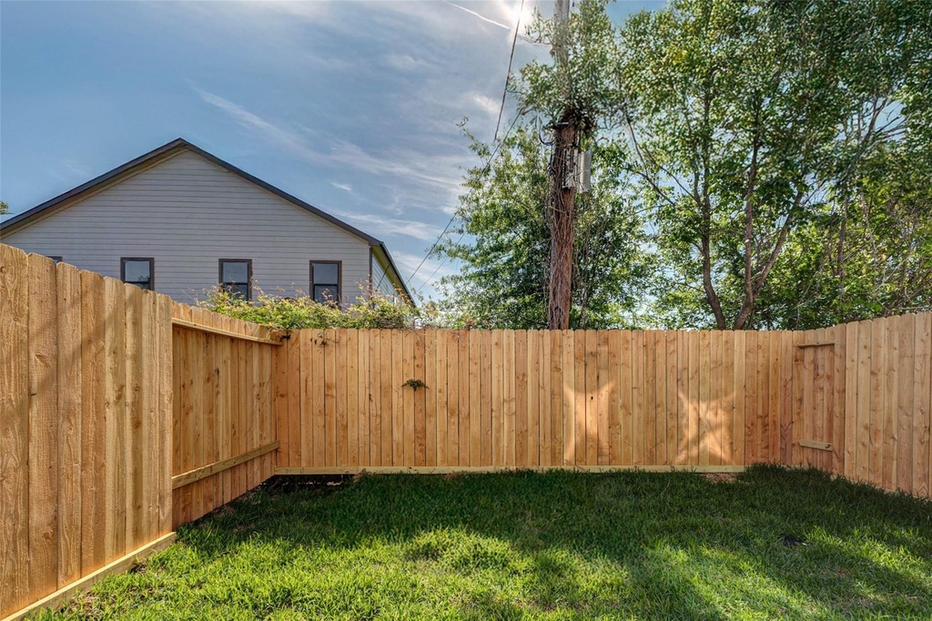 7115 England Street - Photo 17