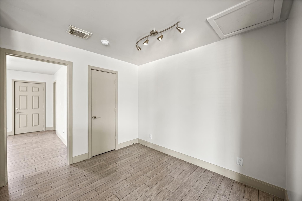 1710 Maryland Street - Photo 7