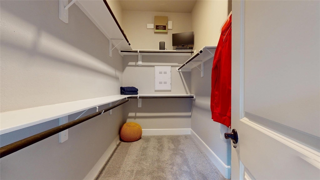 8305 Greenleaf Ridge Way - Photo 16
