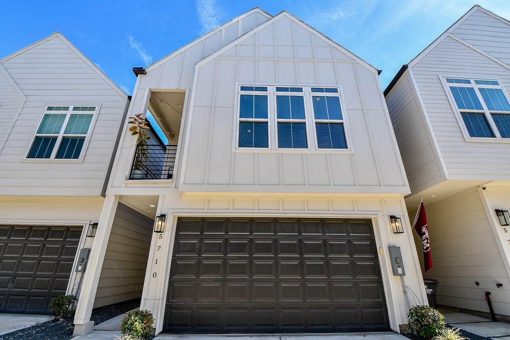 5710 White Magnolia Street - Photo 0
