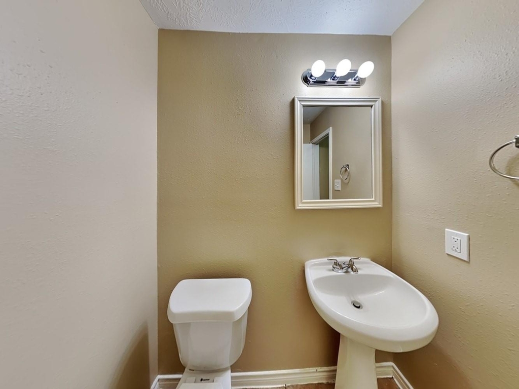 1515 Glasholm Drive - Photo 16