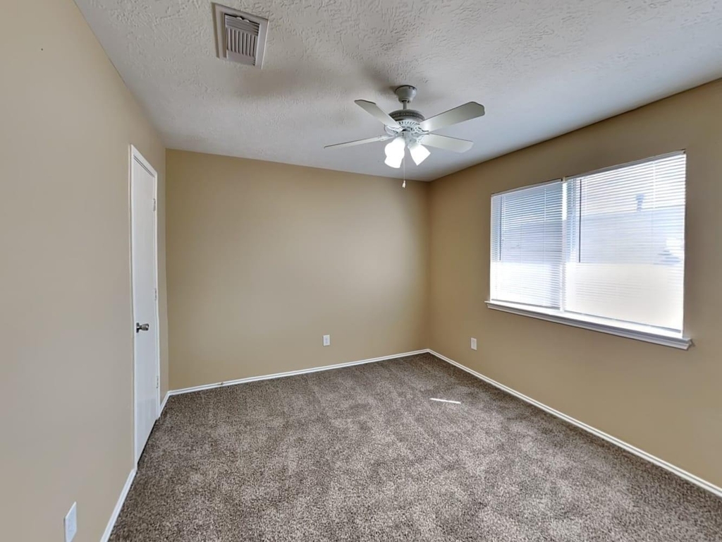 1515 Glasholm Drive - Photo 8