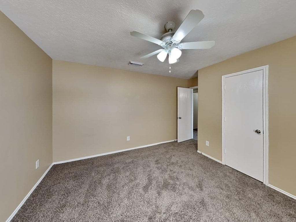 1515 Glasholm Drive - Photo 12