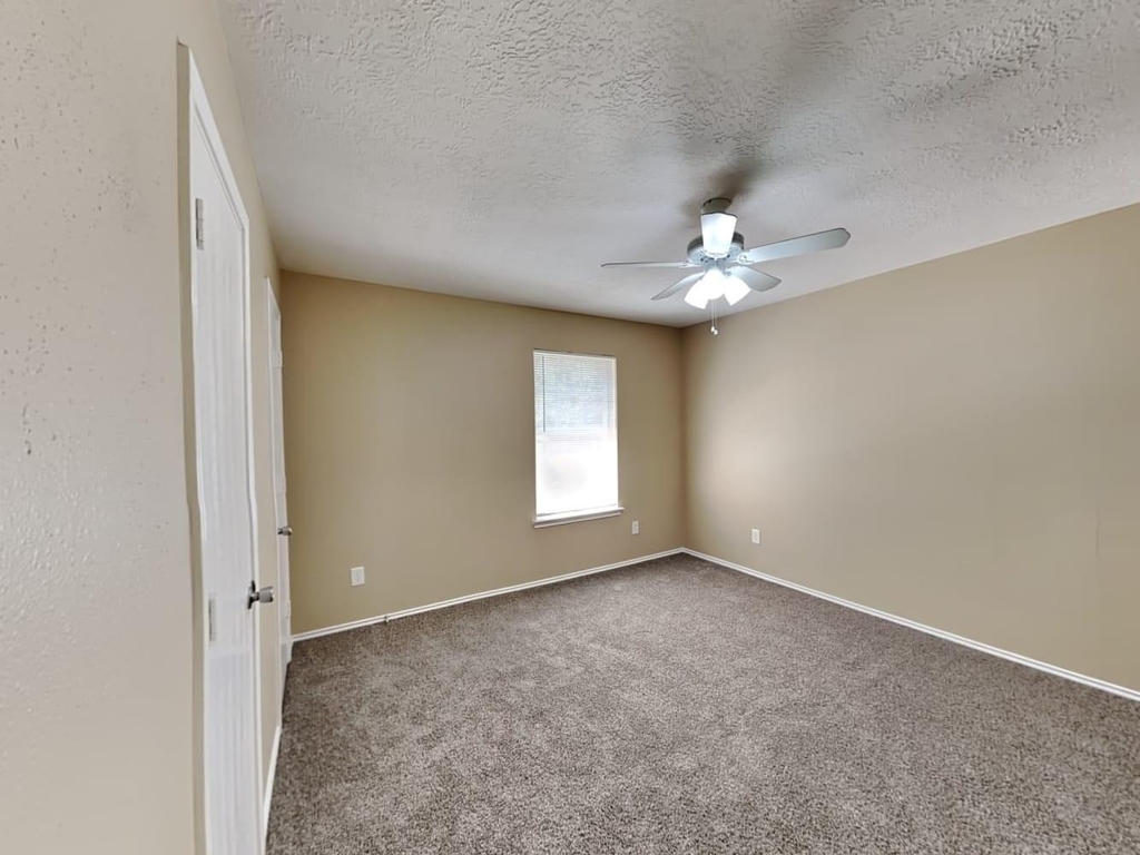 1515 Glasholm Drive - Photo 13