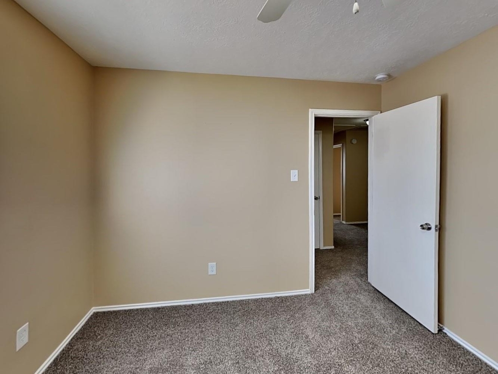 1515 Glasholm Drive - Photo 9