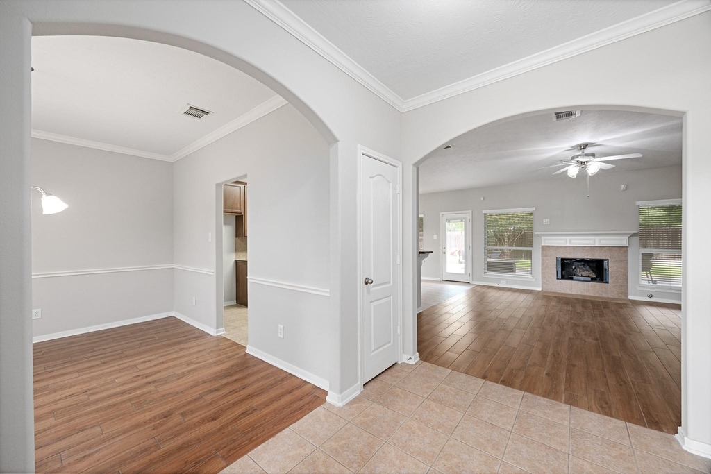 6118 Pine Lakes Drive - Photo 2