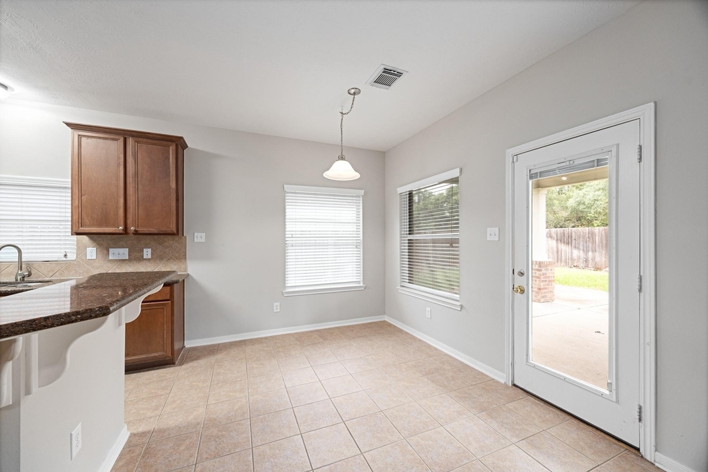 6118 Pine Lakes Drive - Photo 8