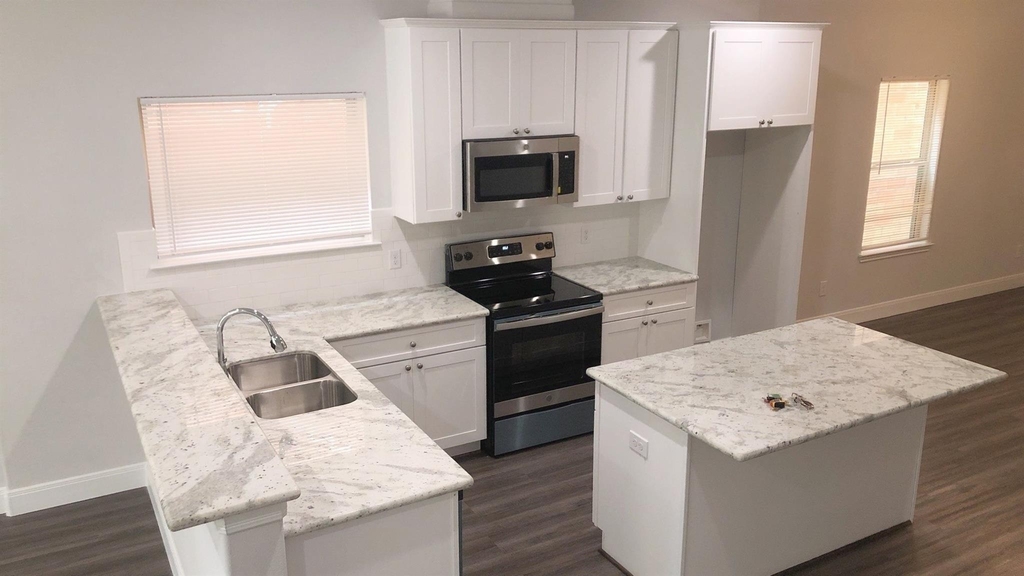 9218 Nyssa Avenue - Photo 1