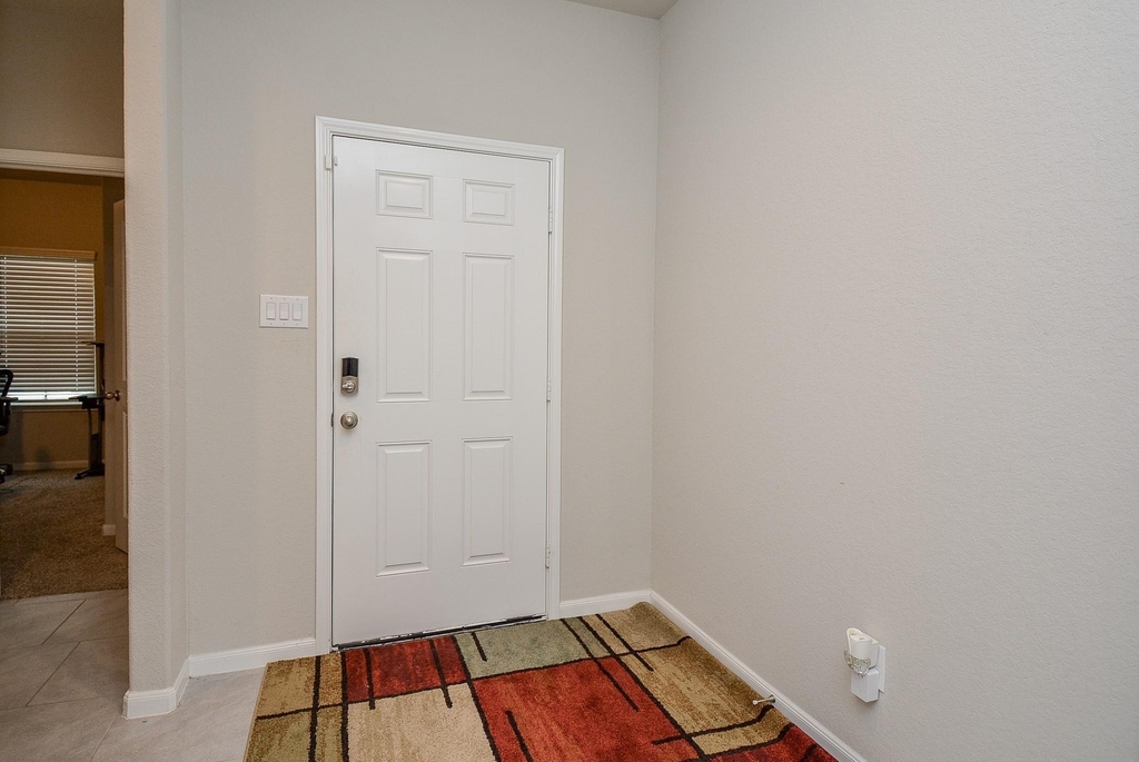29623 Juniper Court - Photo 4
