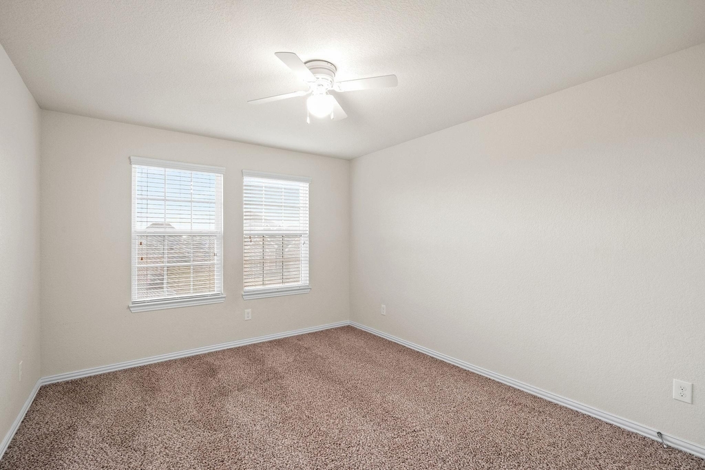 135 San Bernard Drive - Photo 29