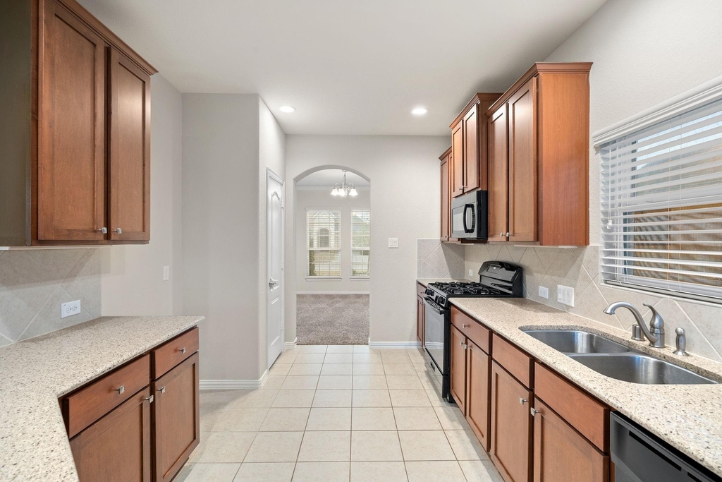 135 San Bernard Drive - Photo 9