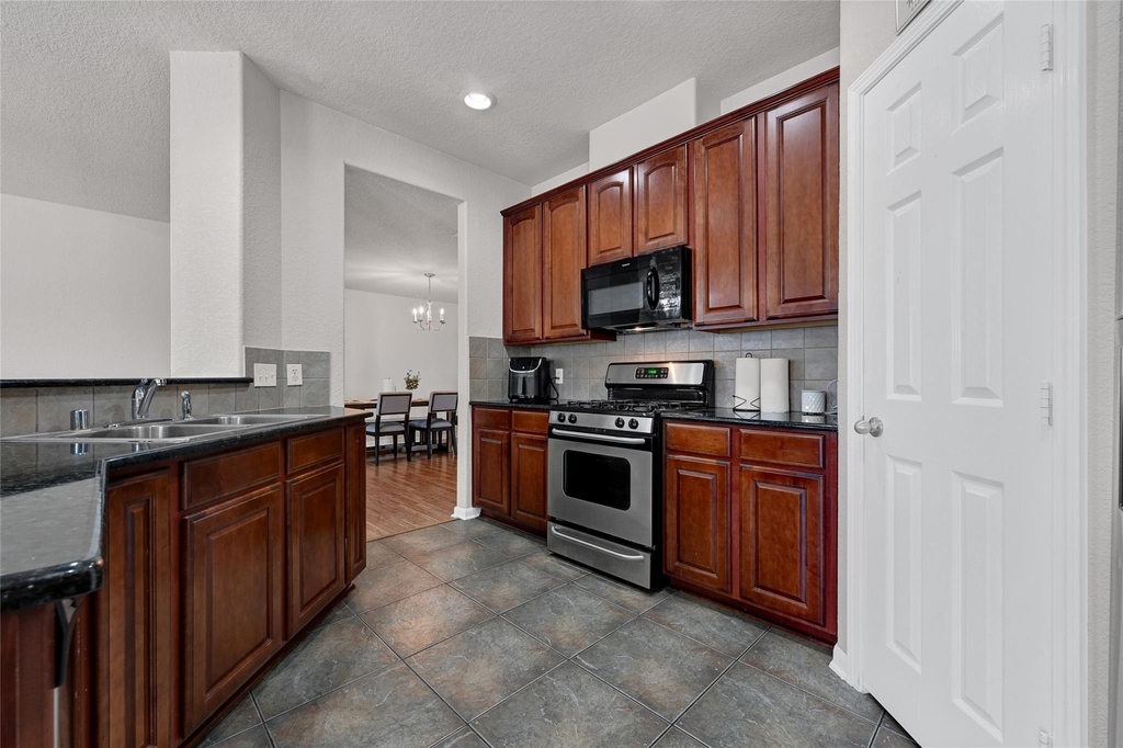 3114 Rendezvous Court - Photo 8