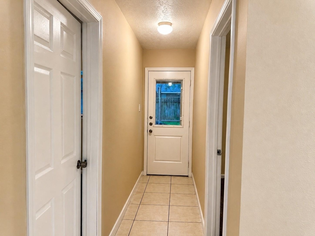 615 Cole Street - Photo 9