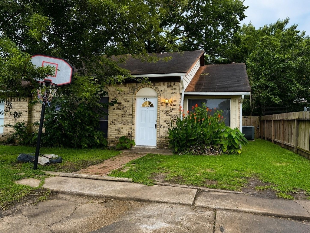 615 Cole Street - Photo 1