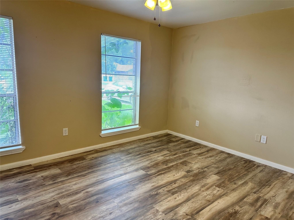615 Cole Street - Photo 9