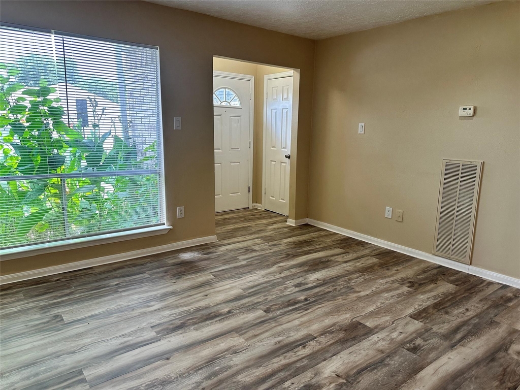 615 Cole Street - Photo 4