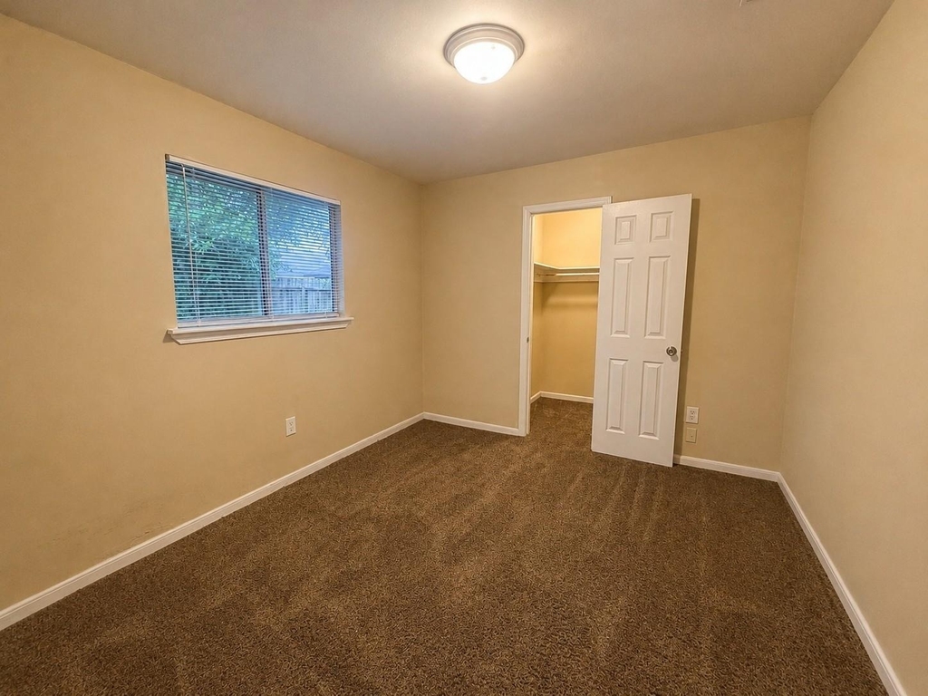 615 Cole Street - Photo 16