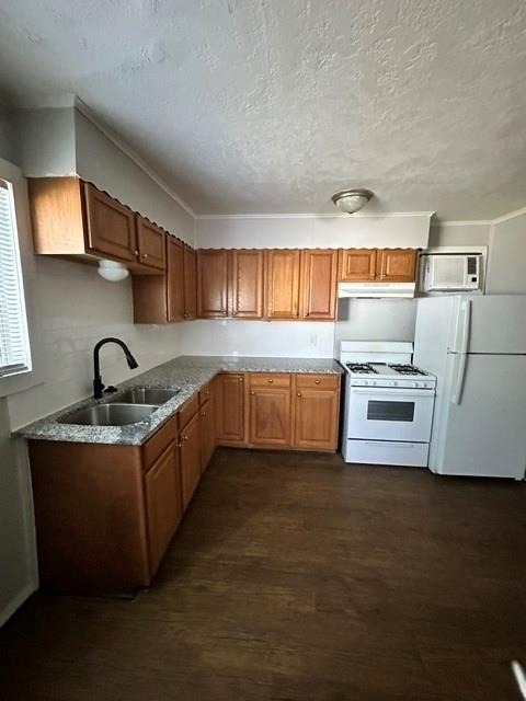1014 23rd Street E - Photo 0