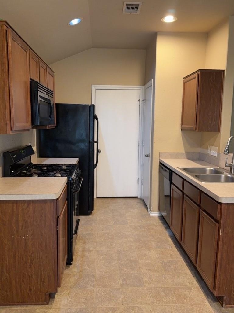 811 Lovebug Lane - Photo 4