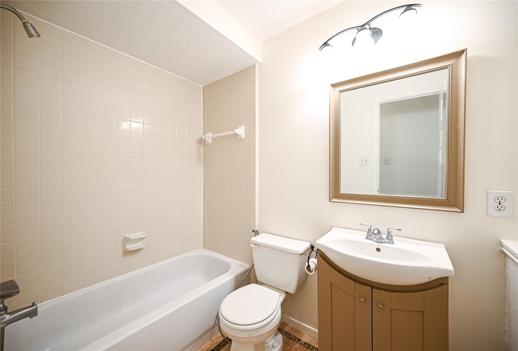 11906 Dinosaur Valley Drive - Photo 9