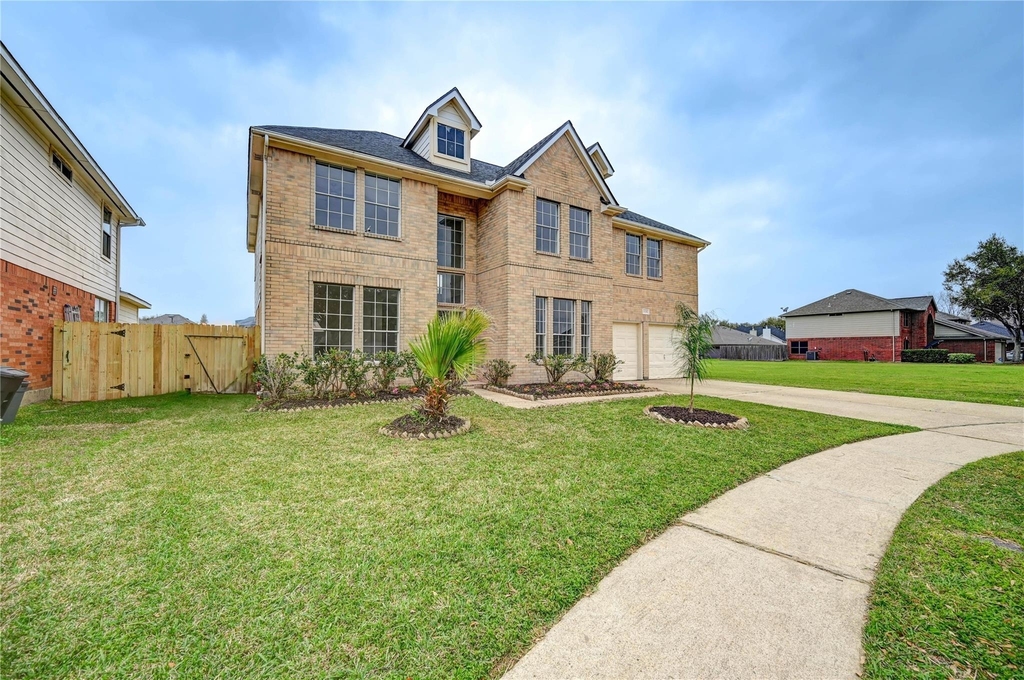 11906 Dinosaur Valley Drive - Photo 3