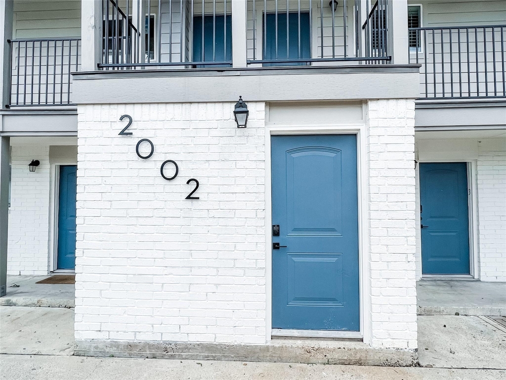 2002 27th Street - Photo 5