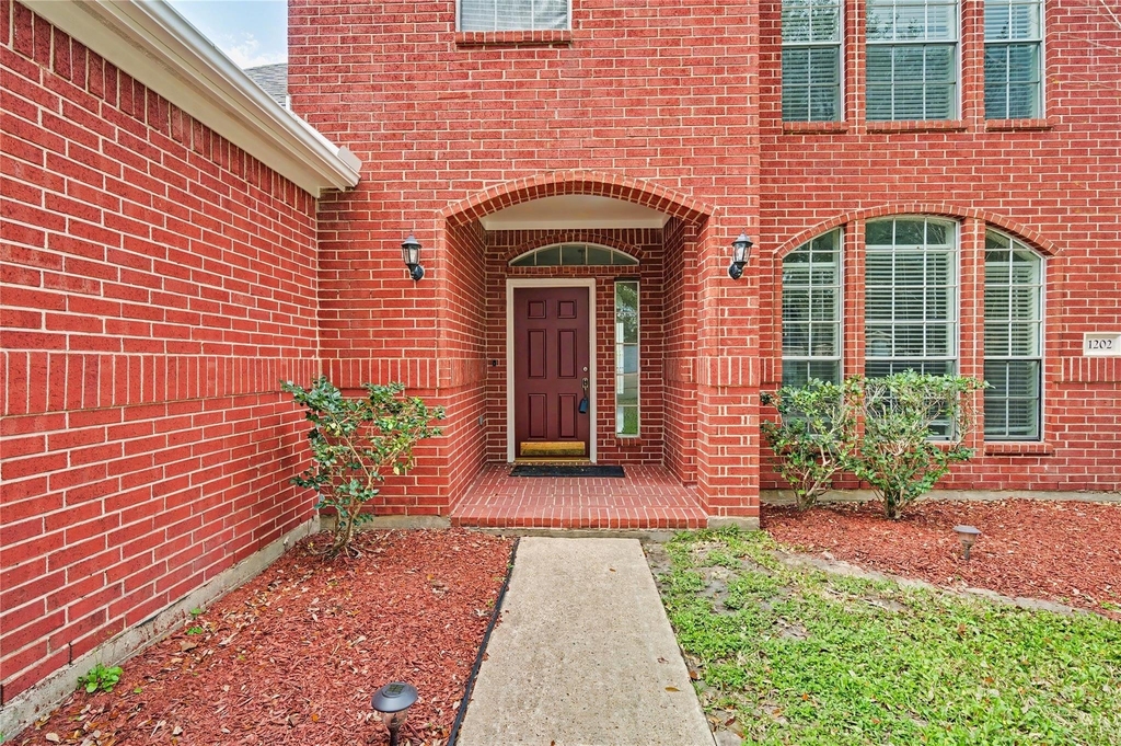 1202 Woodley Bend - Photo 2
