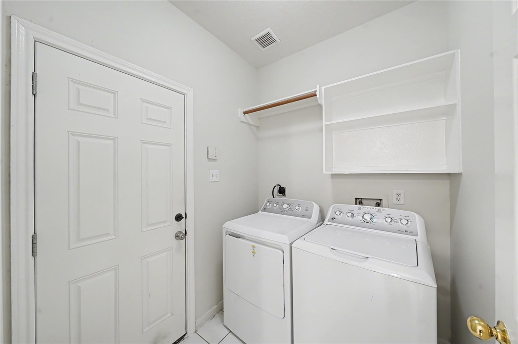 1202 Woodley Bend - Photo 5