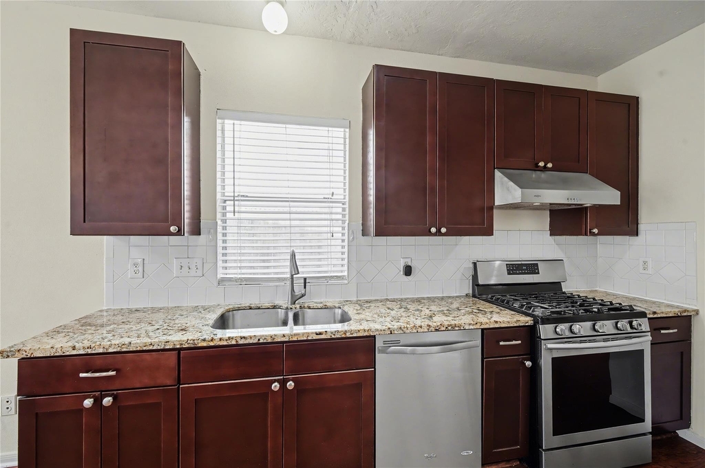 1202 Woodley Bend - Photo 15