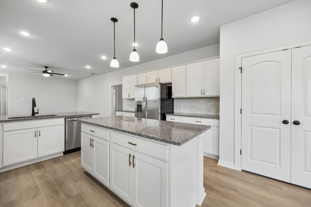 10902 Bonfire Trail - Photo 8