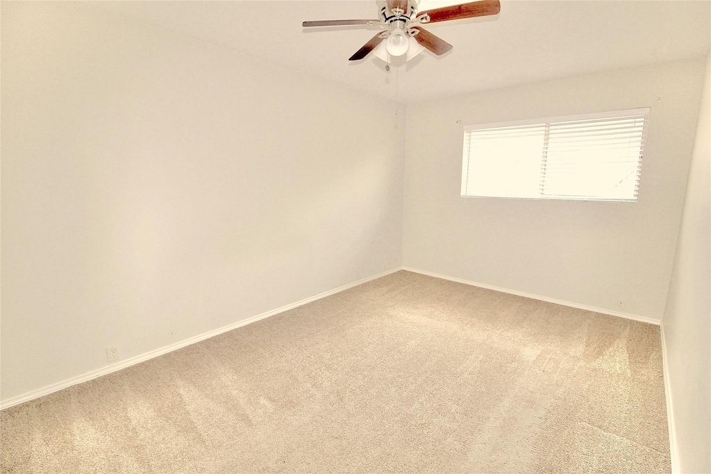2121 Fountain View Drive - Photo 7