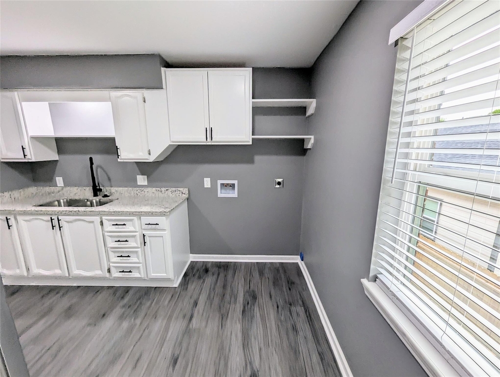 2015 Rosalee Street - Photo 1
