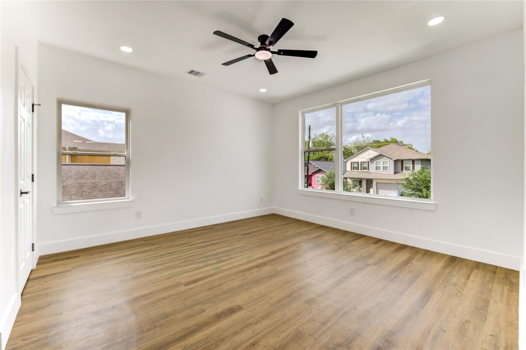 4554 Newberry Street - Photo 12