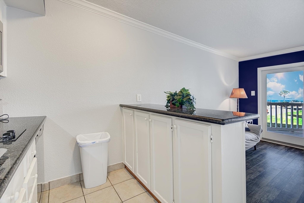 6300 Seawall Boulevard - Photo 9