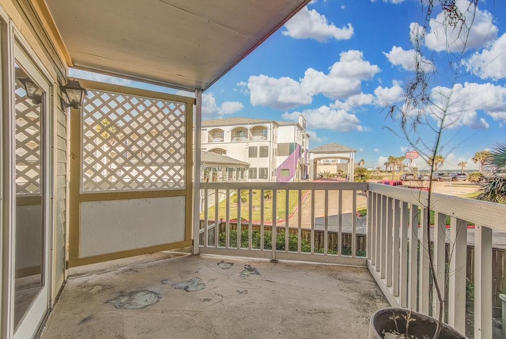 6300 Seawall Boulevard - Photo 19