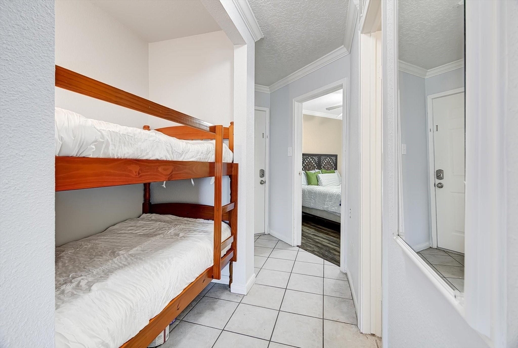 6300 Seawall Boulevard - Photo 10