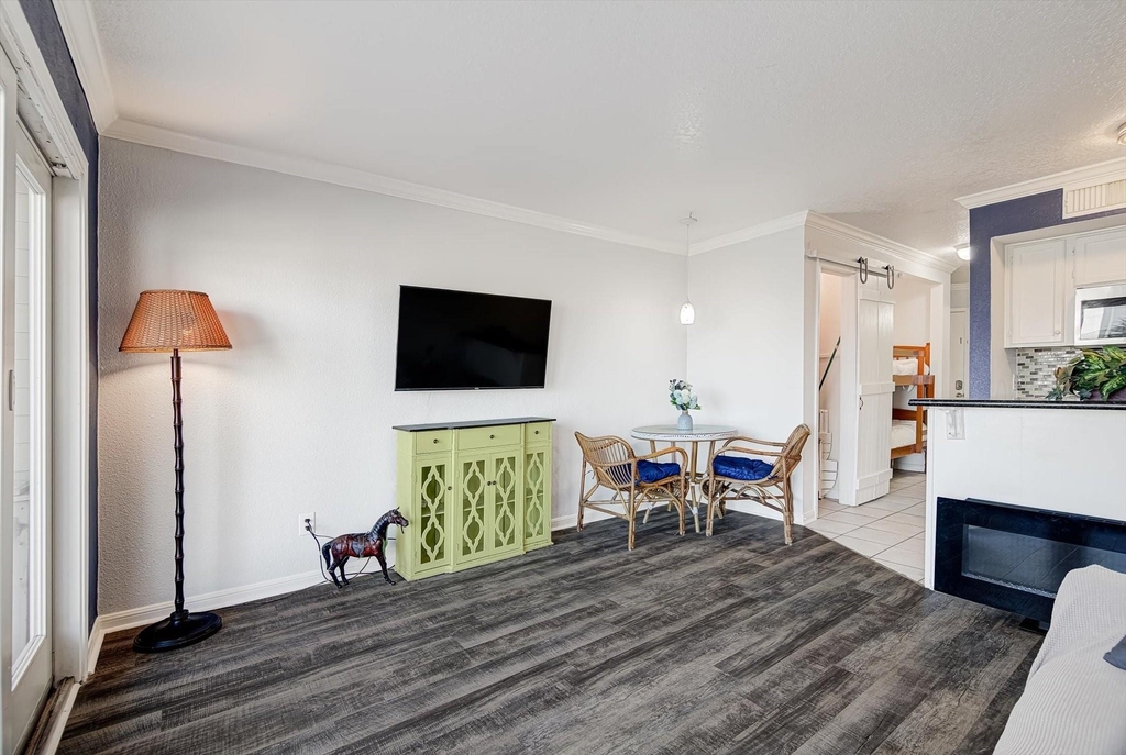 6300 Seawall Boulevard - Photo 2