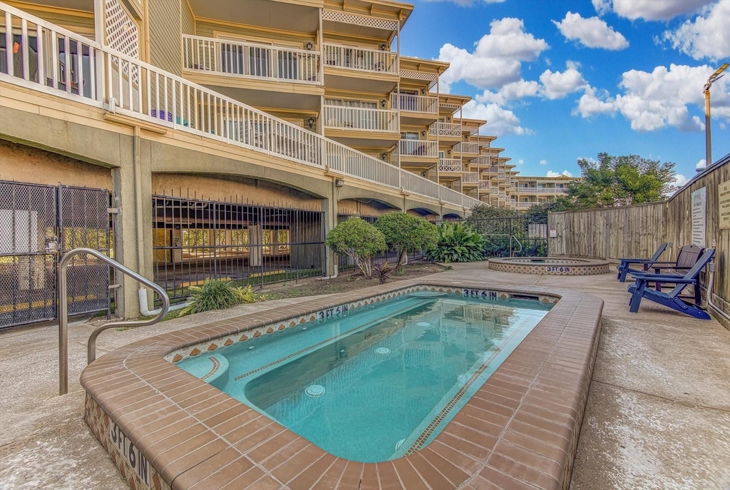 6300 Seawall Boulevard - Photo 21