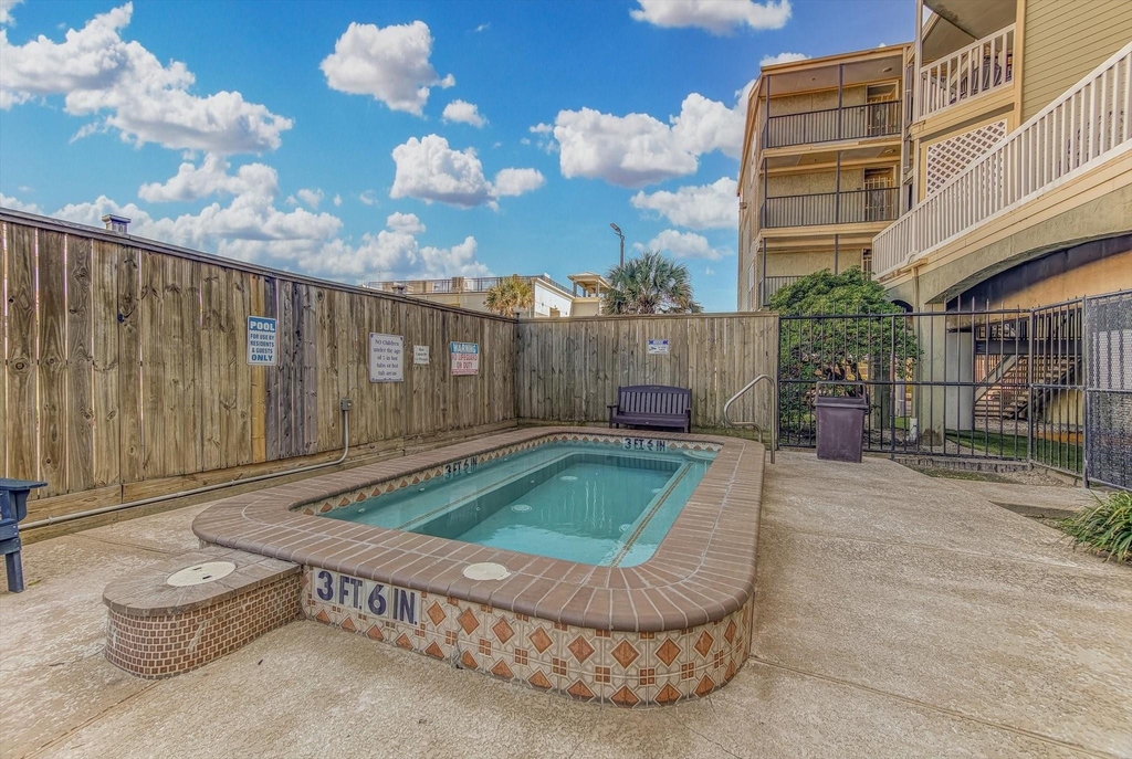 6300 Seawall Boulevard - Photo 22