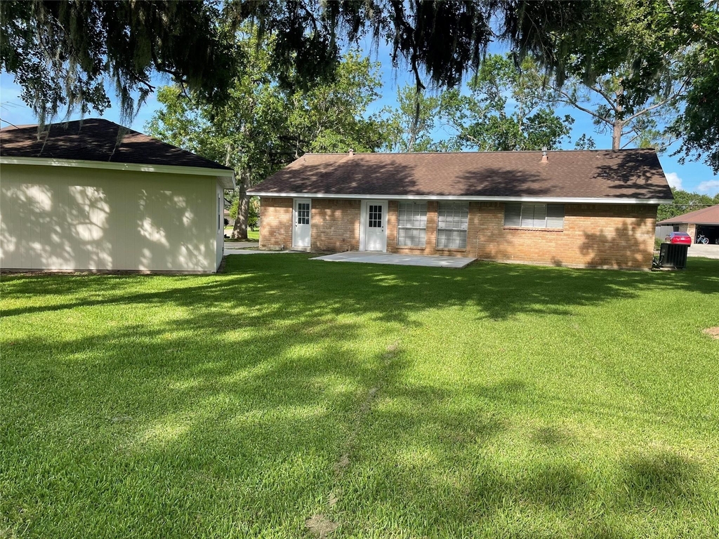 321 Petunia Street - Photo 13