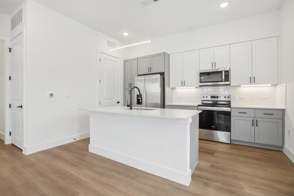 1601-301 Mustang Drive - Photo 10